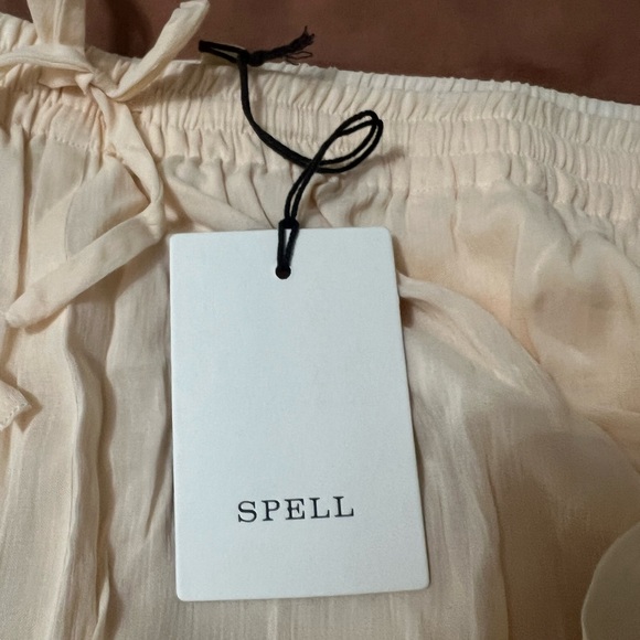 Spell Light Cream Ruffle Shorts - Picture 8 of 9